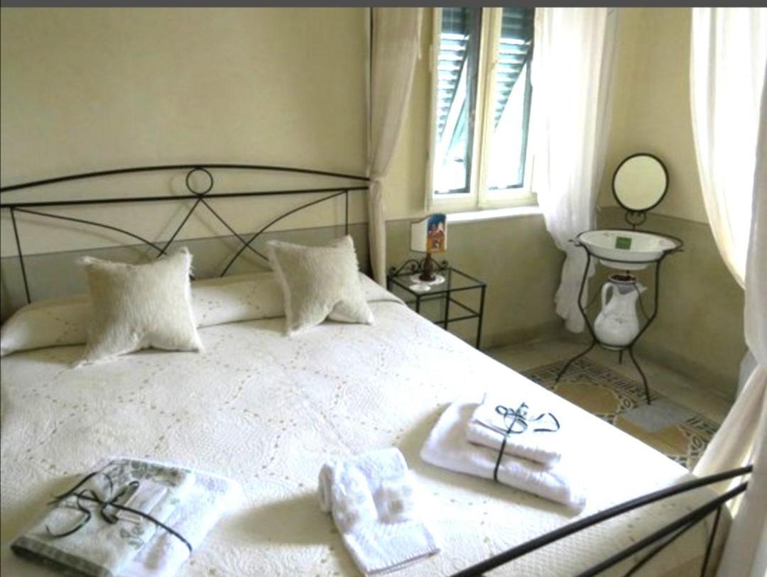 Bed And Breakfast Evelina Lucca Exterior photo